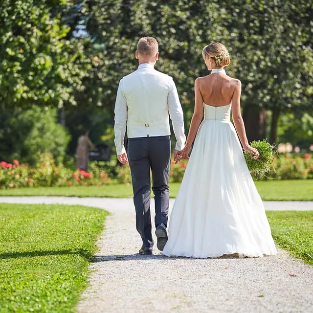 Hochzeitsdirndl und Brautmode in Salzburg